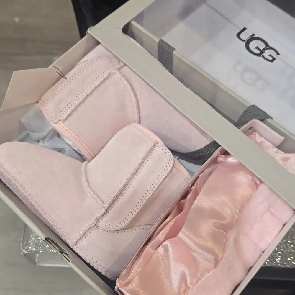 UGG‎ Baby Classic Fashion Boot & Lovey Gift Set- Ribbon Candy